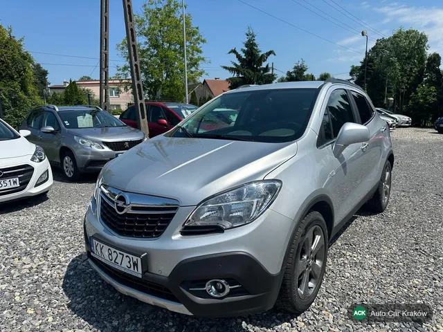 Opel Mokka na placu Auto Car Kraków