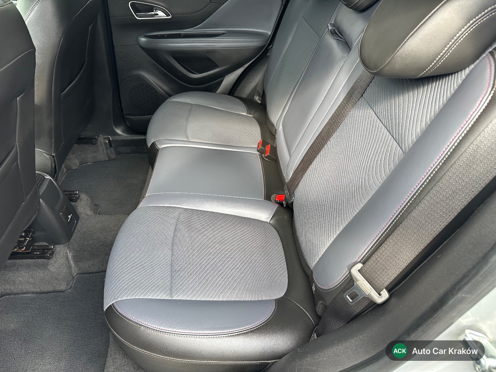 Opel Mokka X 2013, Srebrny suv — zdjęcie 12 z 22