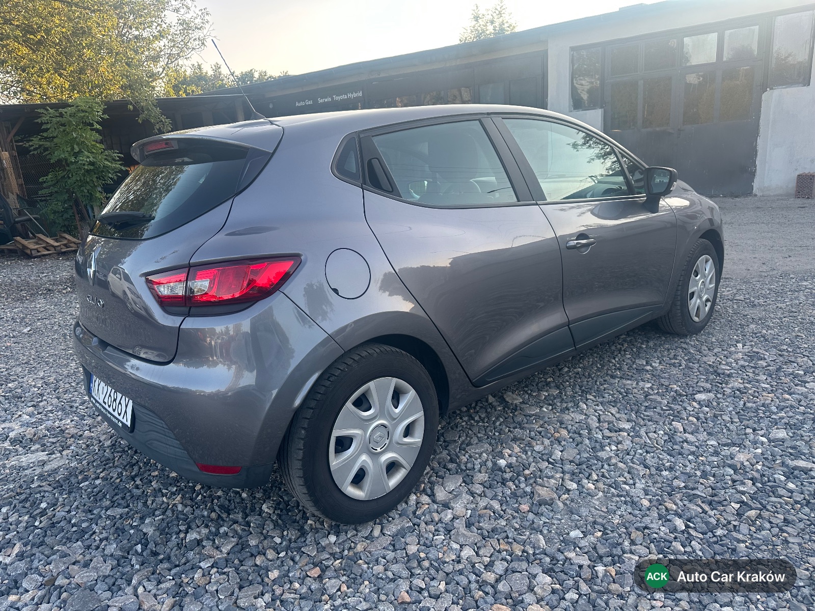 Renault Clio IV 2014, Szary hatchback — zdjęcie 6 z 20