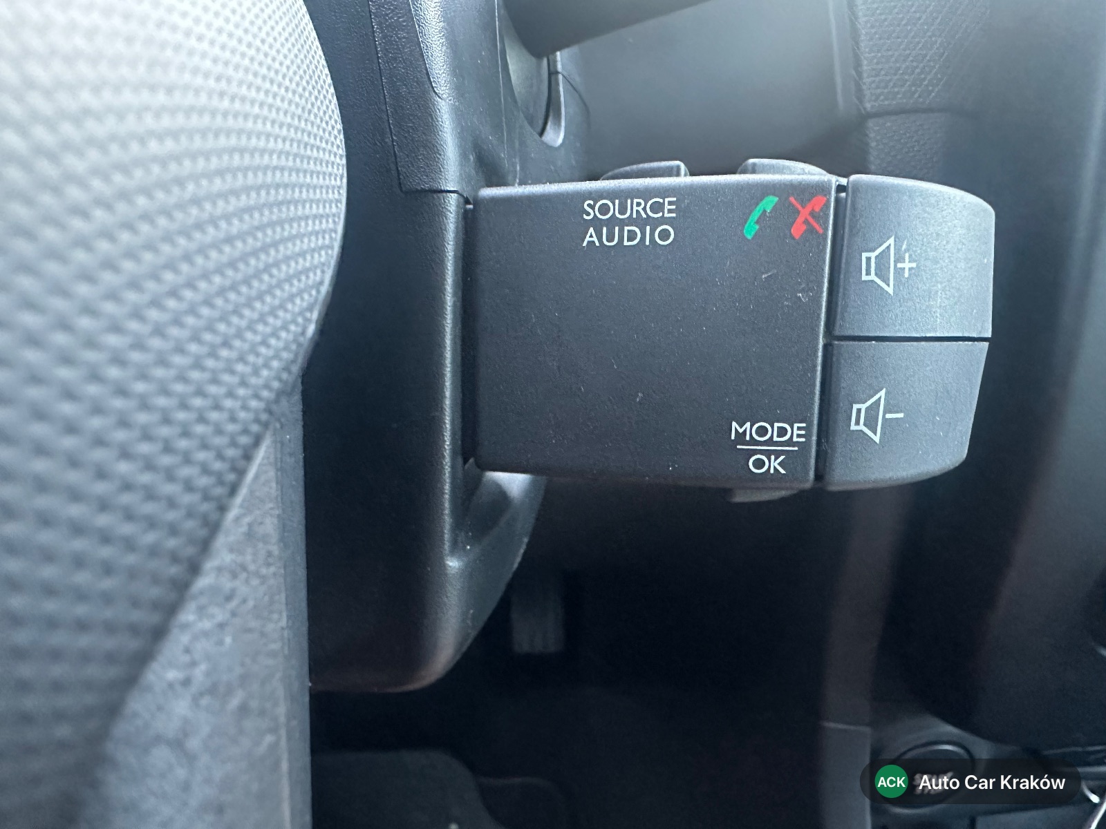 Renault Clio IV 2014, Szary hatchback — zdjęcie 17 z 20