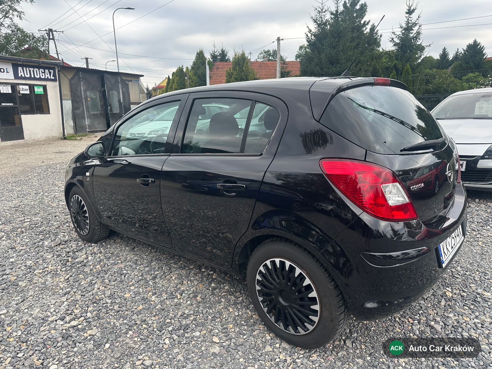 Opel Corsa D 2010, Charny hatchback — zdjęcie 2 z 13