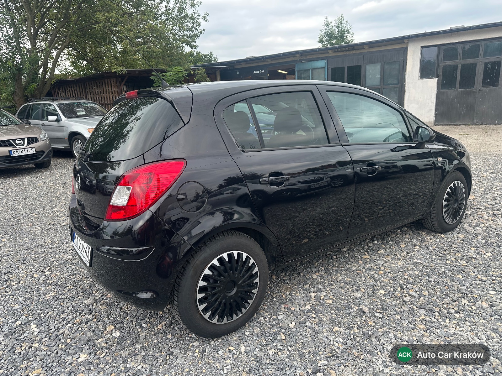 Opel Corsa D 2010, Charny hatchback — zdjęcie 4 z 13