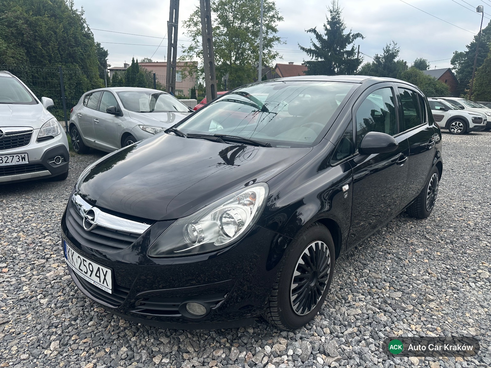 Opel Corsa D 2010, Charny hatchback