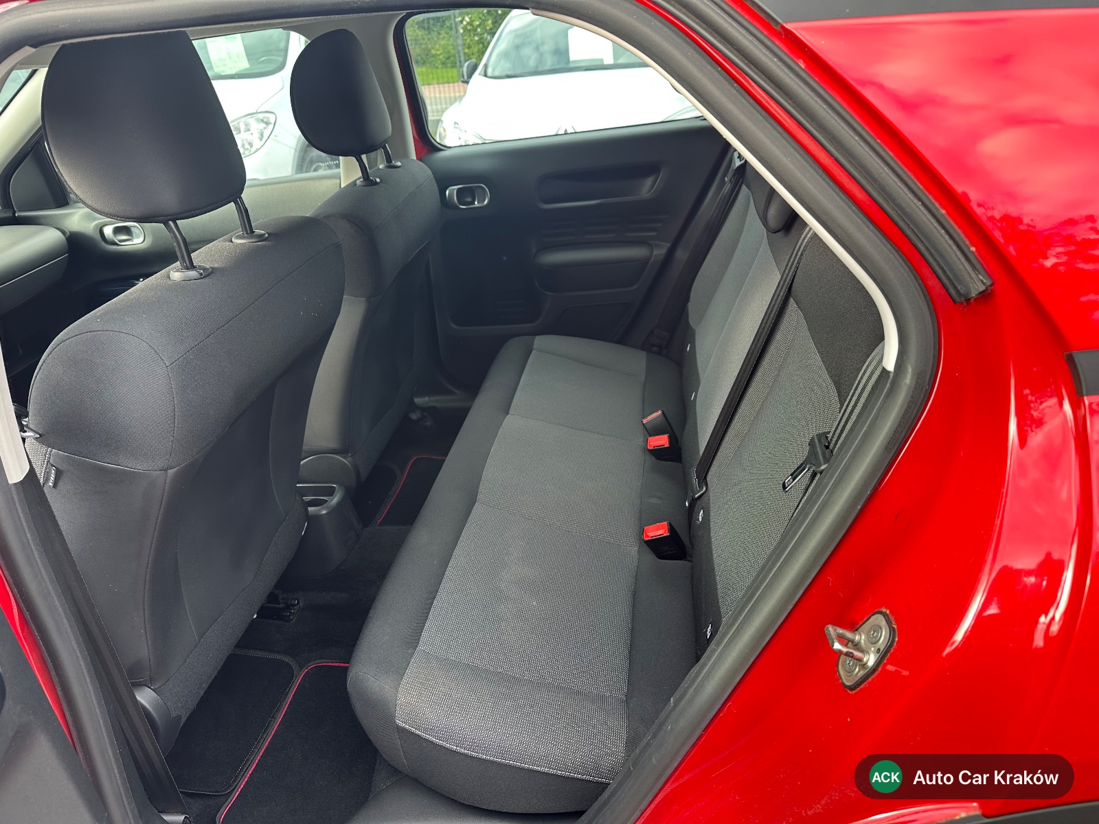 Citroën C4 Cactus 2015, Czerwony suv — zdjęcie 12 z 17