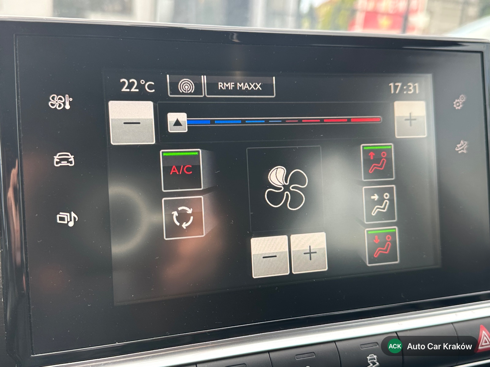 Citroën C4 Cactus 2015, Czerwony suv — zdjęcie 15 z 17