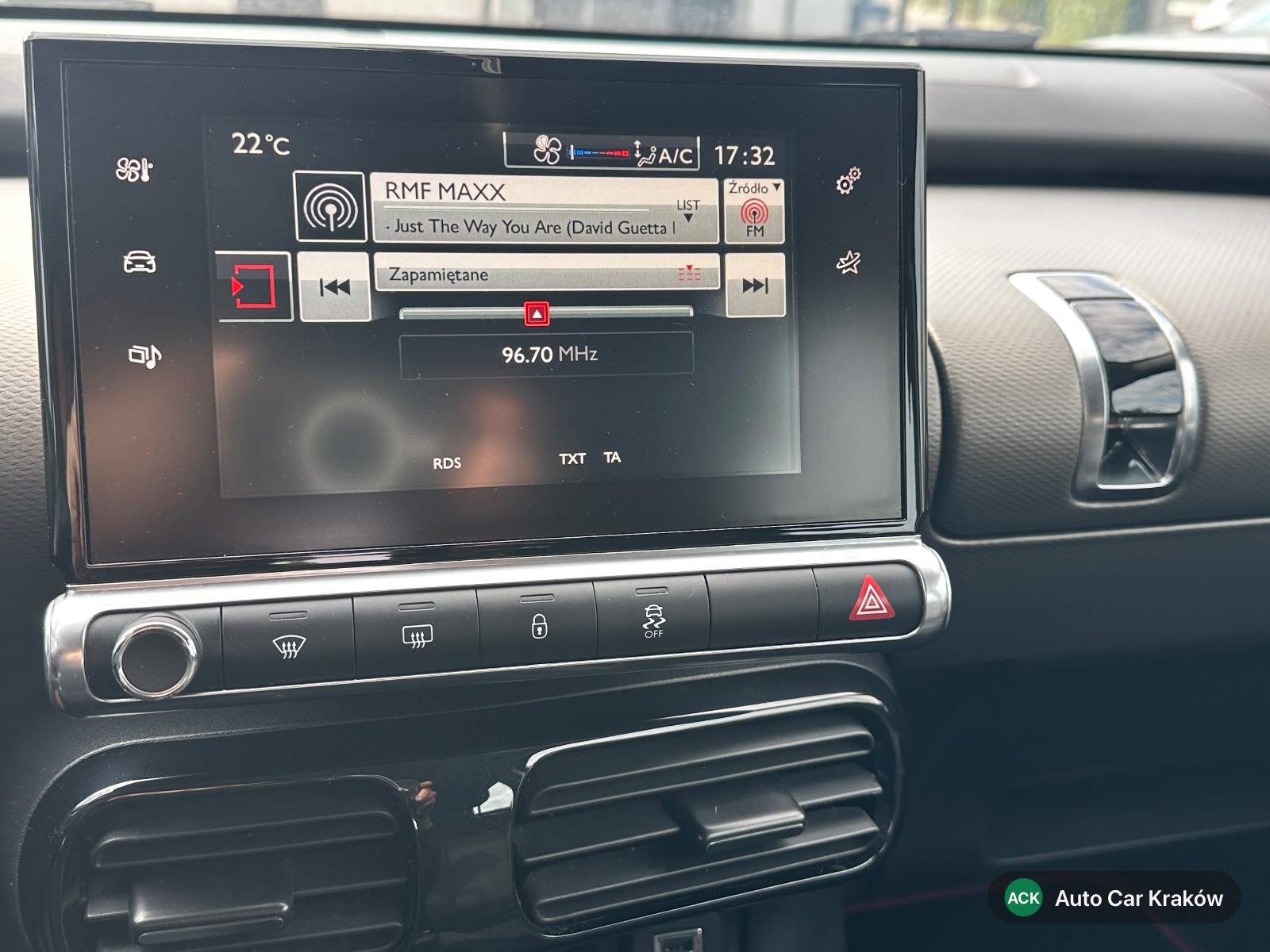 Citroën C4 Cactus 2015, Czerwony suv — zdjęcie 16 z 17