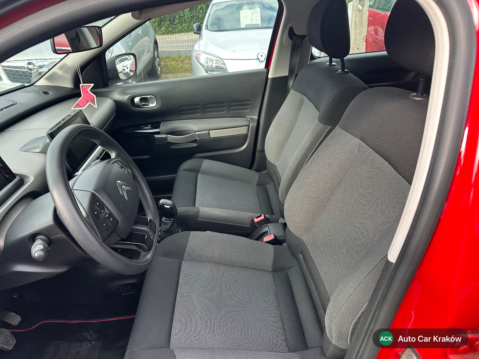 Citroën C4 Cactus 2015, Czerwony suv — zdjęcie 11 z 17