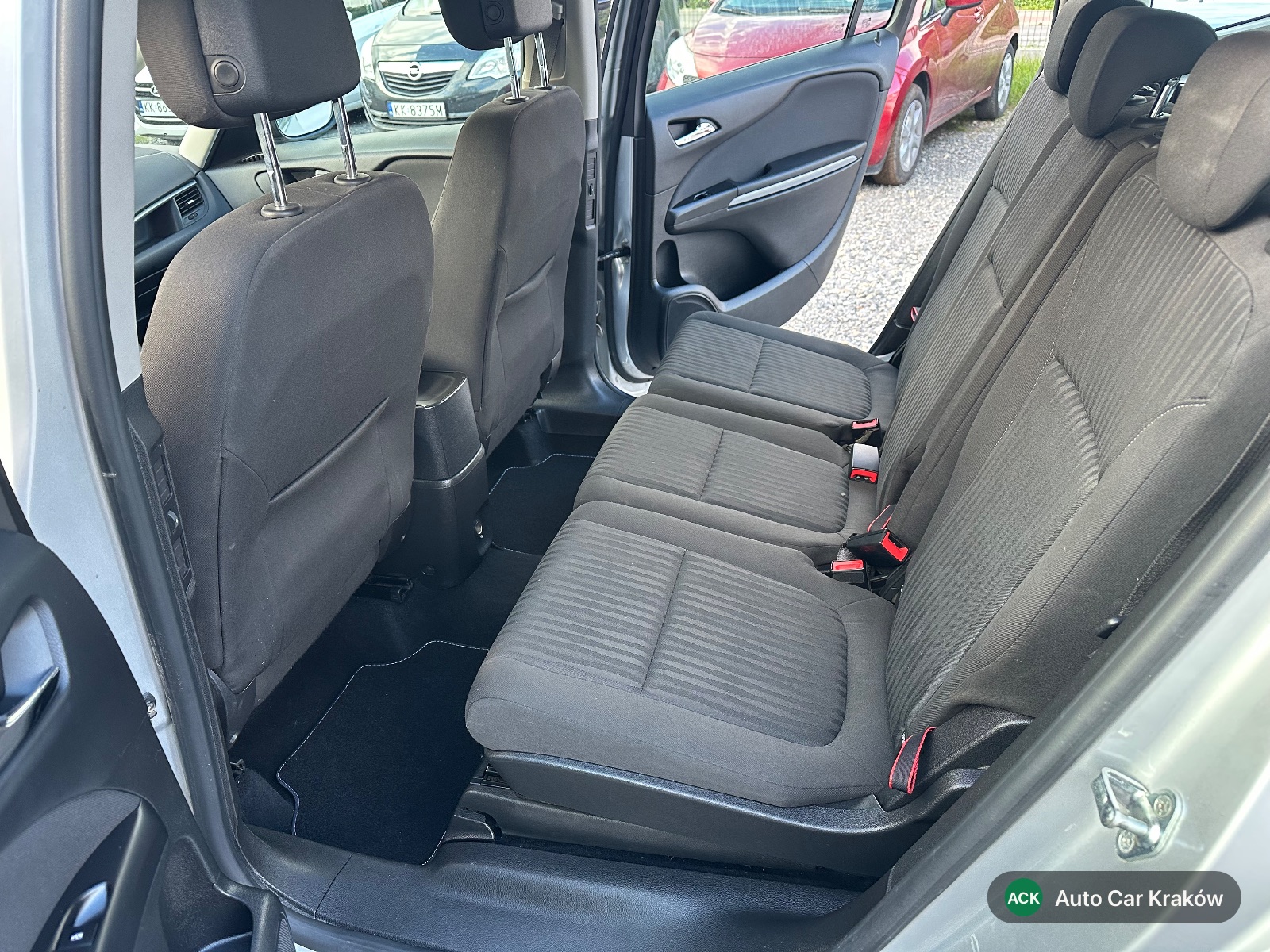 Opel Zafira C 2013, Srebrny van — zdjęcie 10 z 17