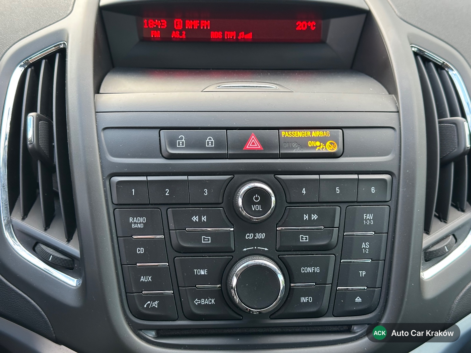 Opel Zafira C 2013, Srebrny van — zdjęcie 14 z 17