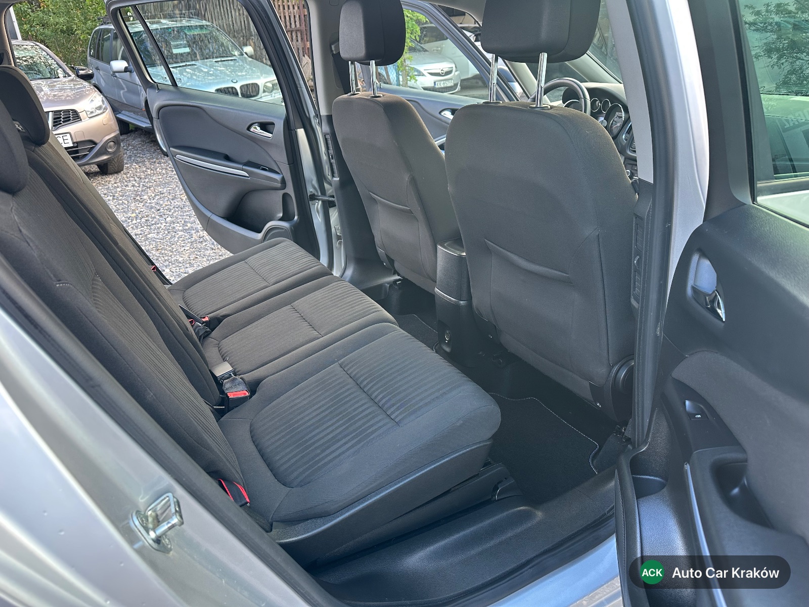 Opel Zafira C 2013, Srebrny van — zdjęcie 7 z 17
