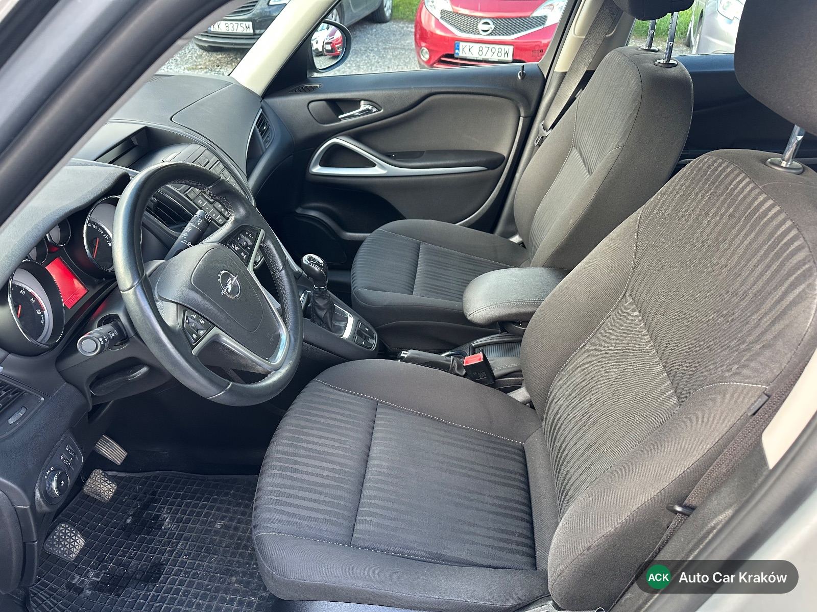 Opel Zafira C 2013, Srebrny van — zdjęcie 8 z 17