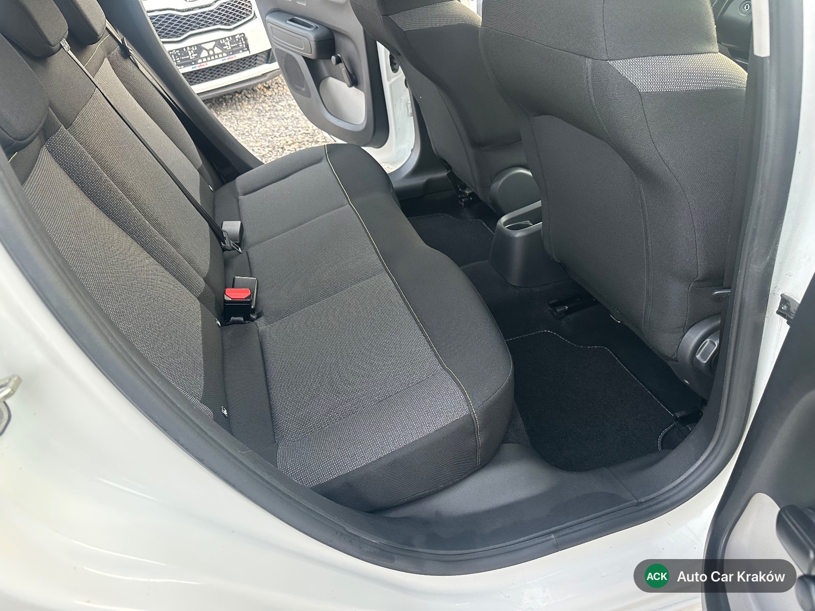 Citroën C3 2017, Bialy hatchback — zdjęcie 15 z 21