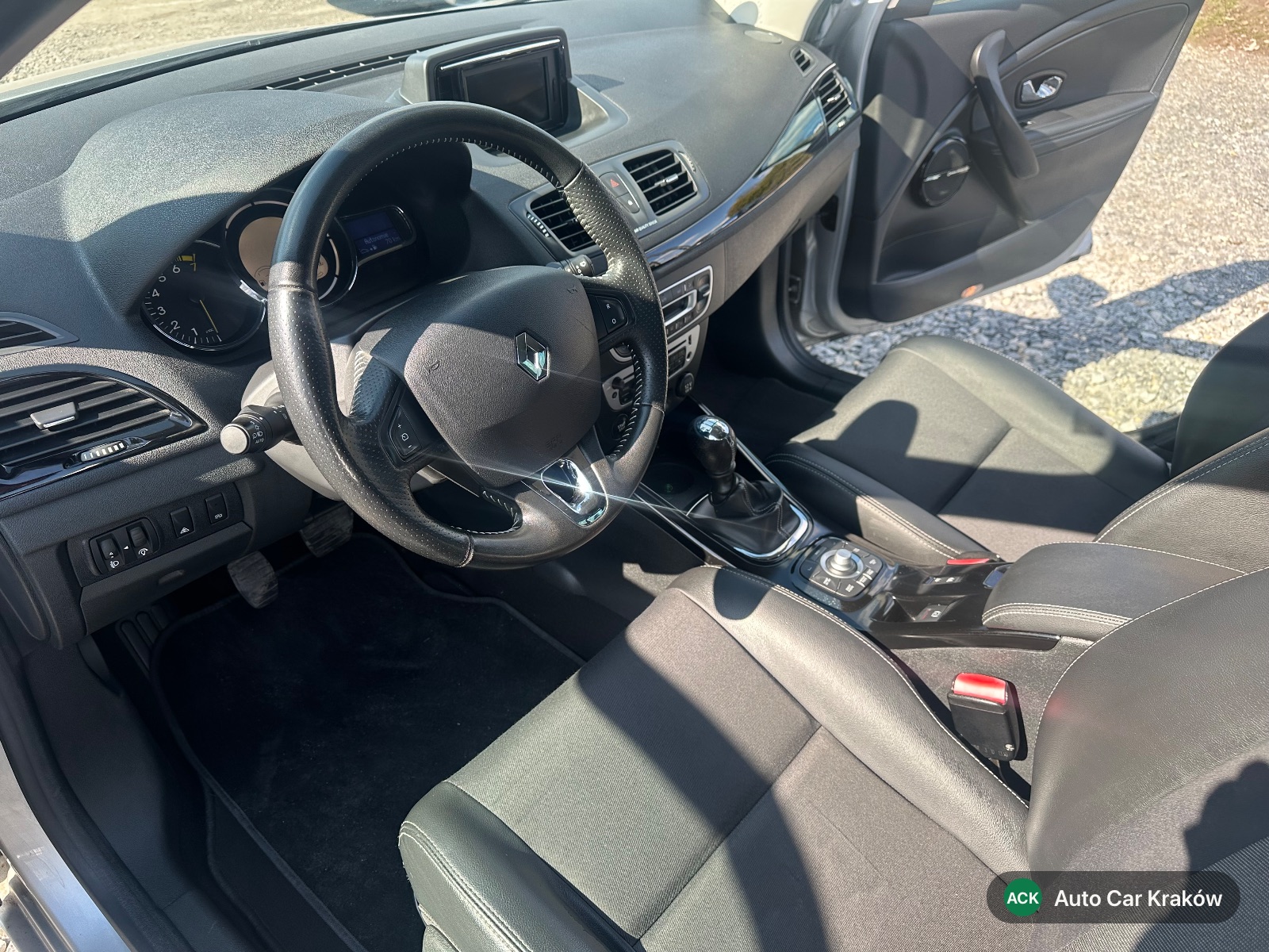 Renault Megane III 2013, Srebrny hatchback — zdjęcie 11 z 21