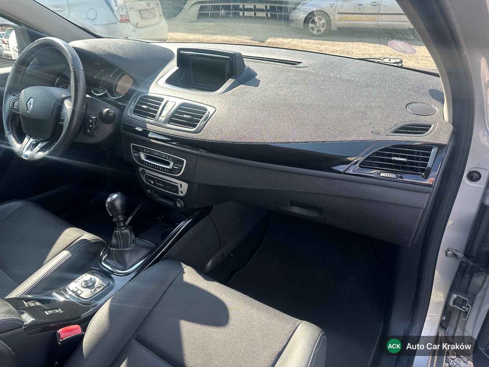 Renault Megane III 2013, Srebrny hatchback — zdjęcie 10 z 21