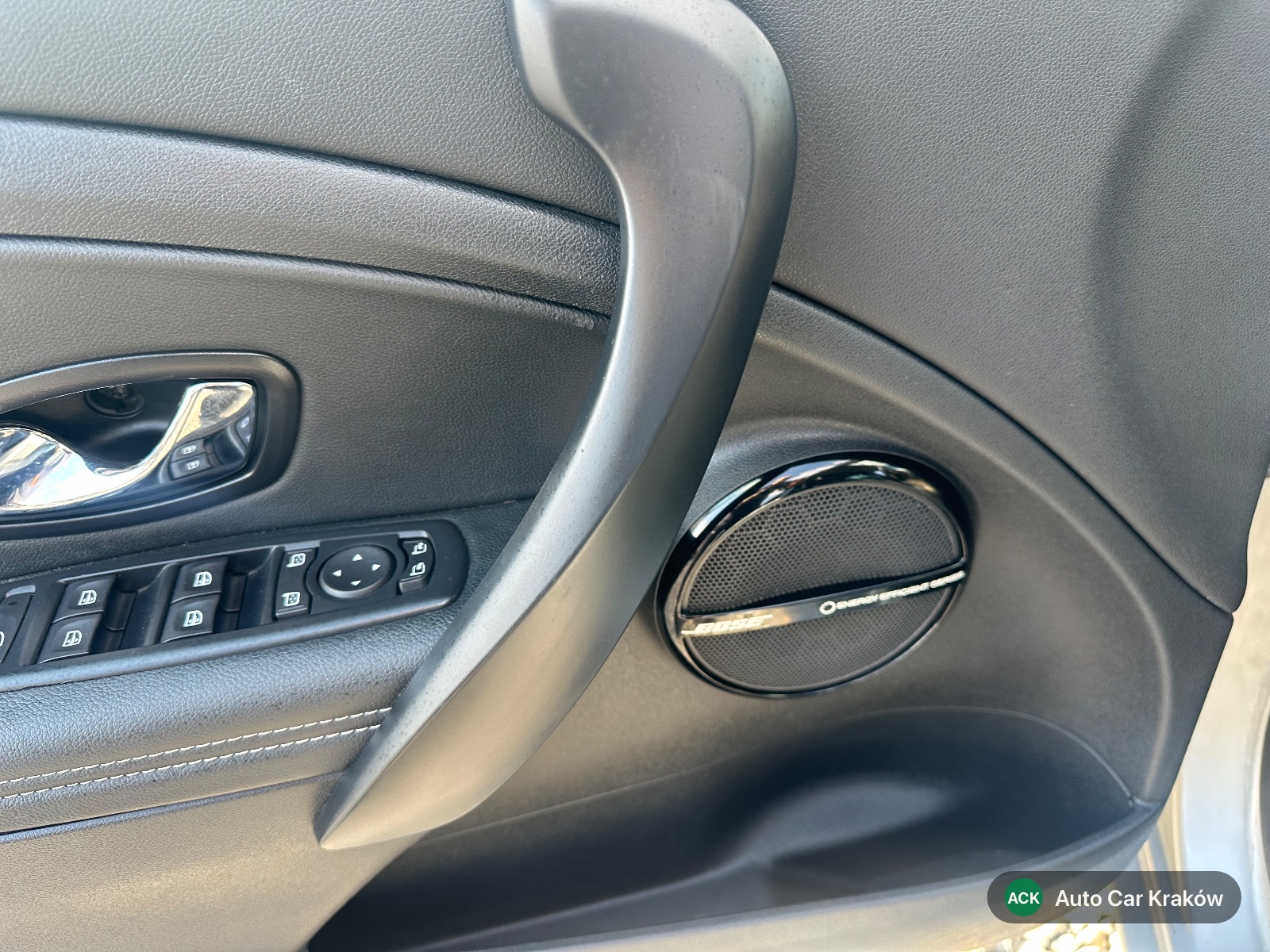 Renault Megane III 2013, Srebrny hatchback — zdjęcie 12 z 21