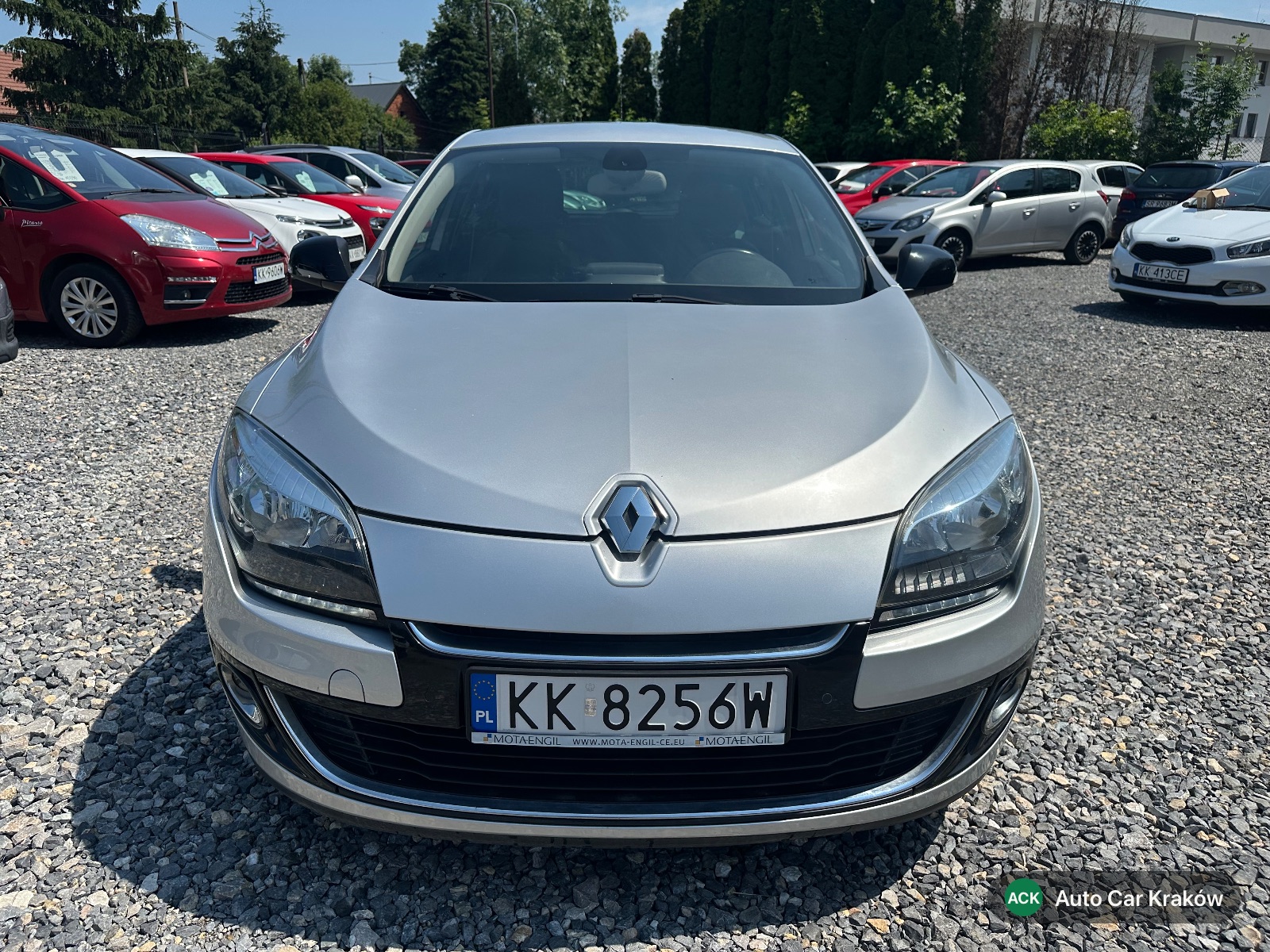 Renault Megane III 2013, Srebrny hatchback — zdjęcie 6 z 21